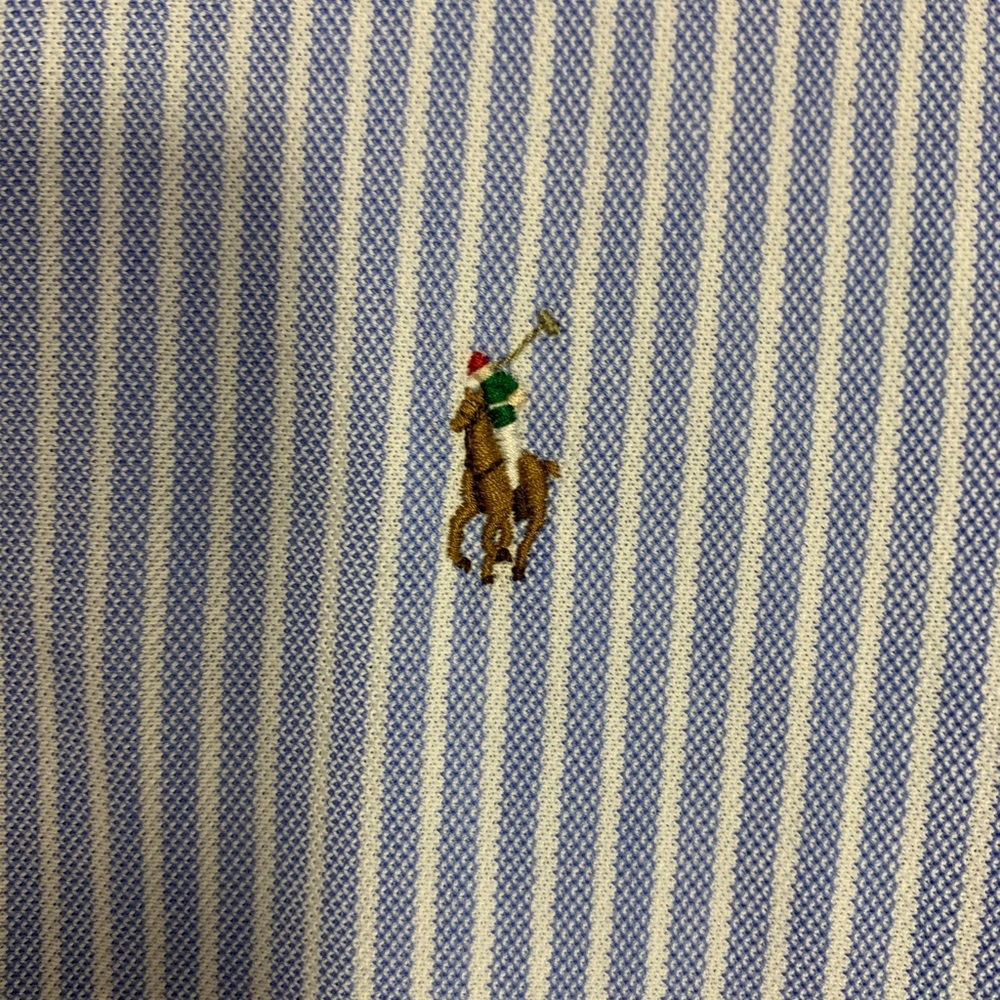 Button up - Picture 3 of 4